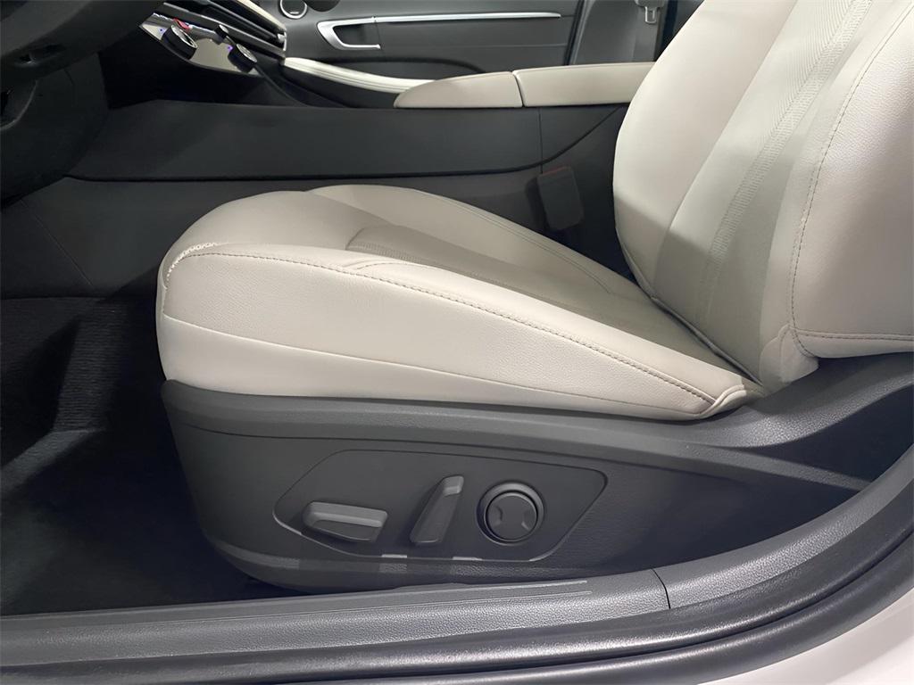 new 2025 Hyundai Sonata Hybrid car, priced at $35,990