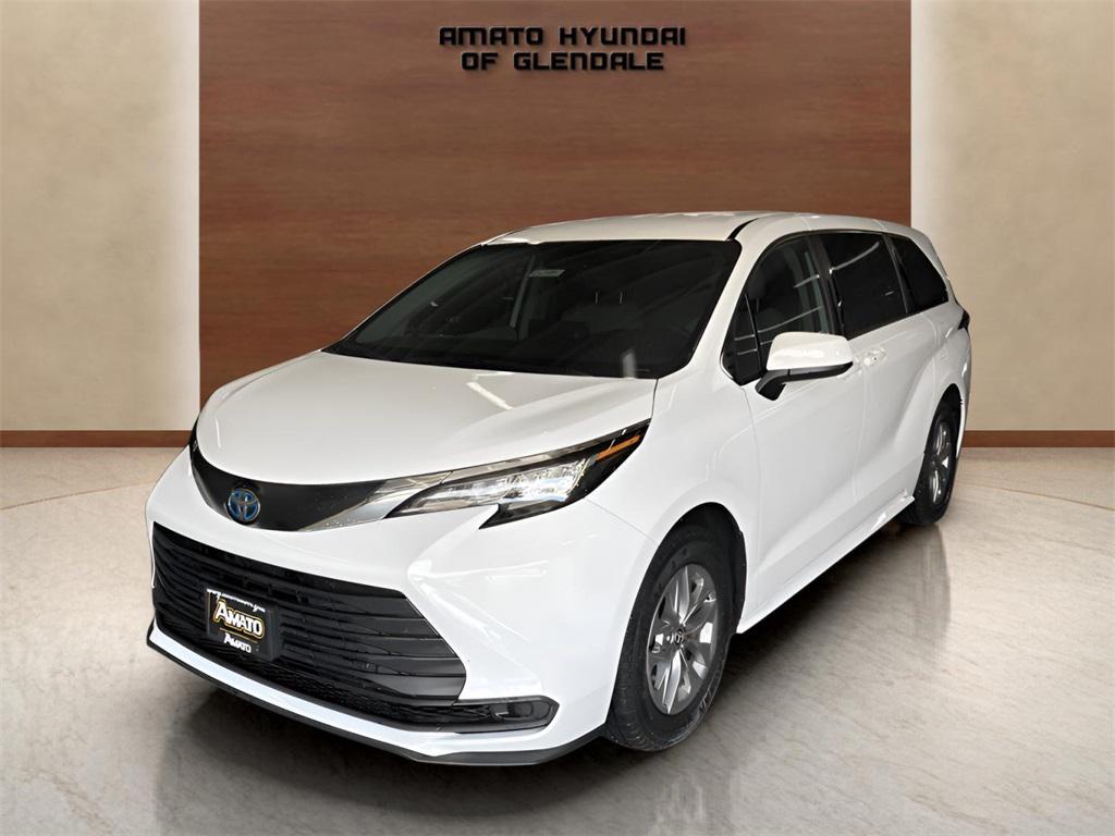used 2023 Toyota Sienna car, priced at $35,775