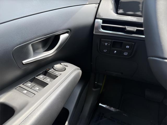 new 2025 Hyundai TUCSON Hybrid car, priced at $36,695