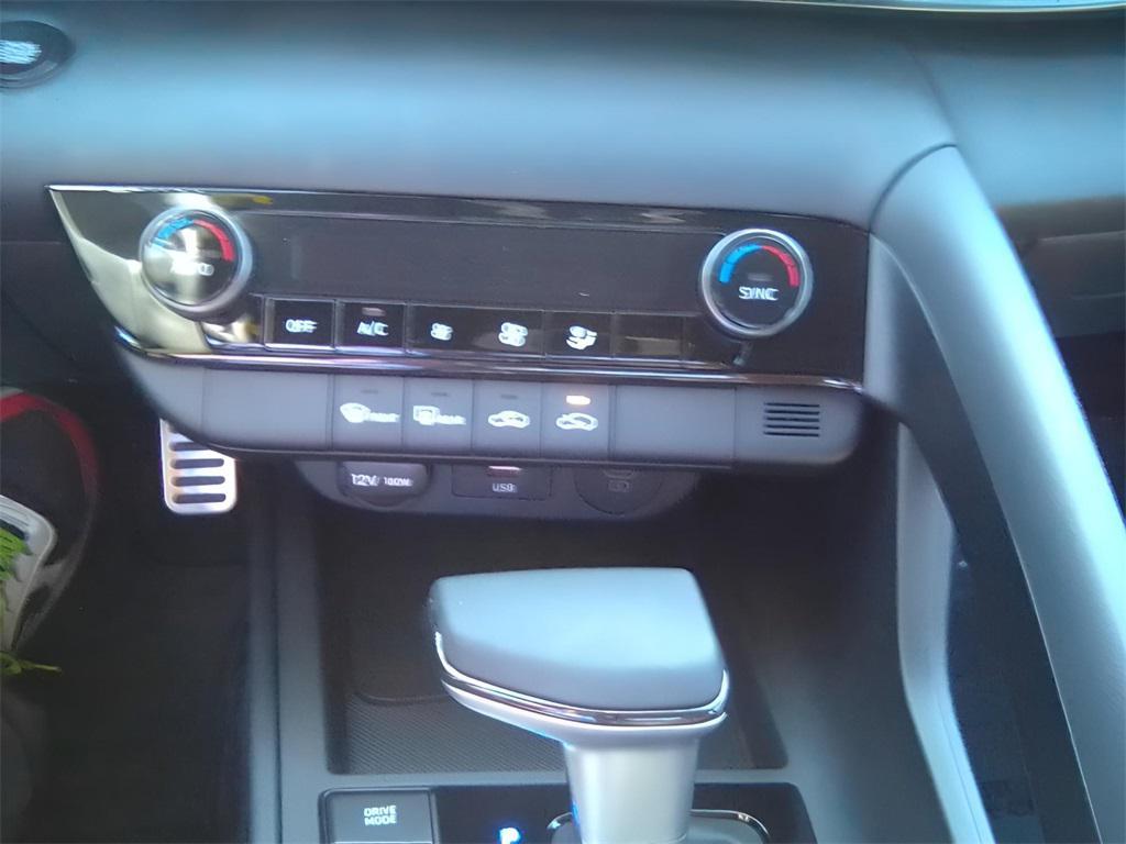 new 2025 Hyundai Elantra car, priced at $24,384