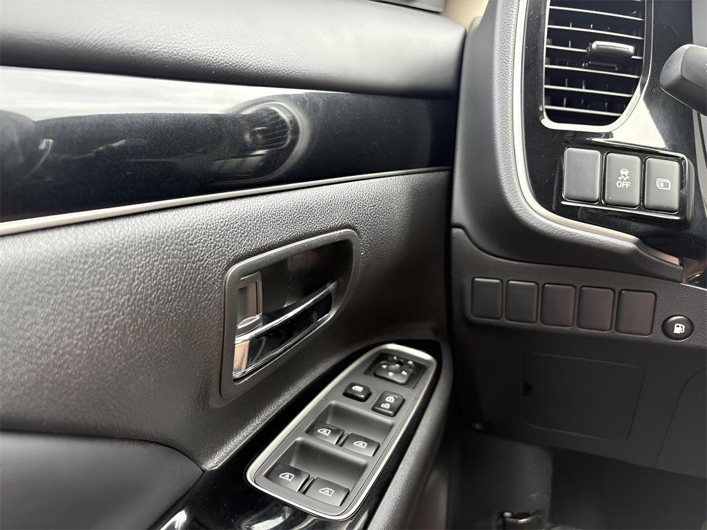 used 2020 Mitsubishi Outlander PHEV car, priced at $20,500