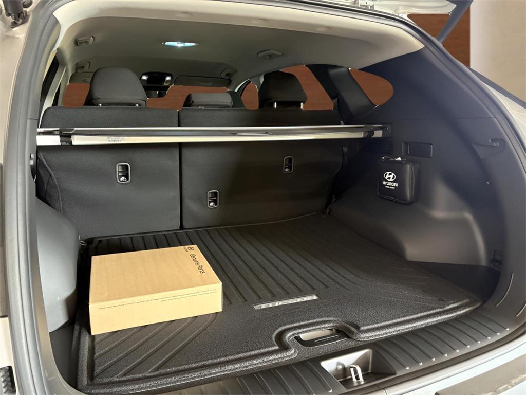 new 2025 Hyundai TUCSON Hybrid car, priced at $30,930