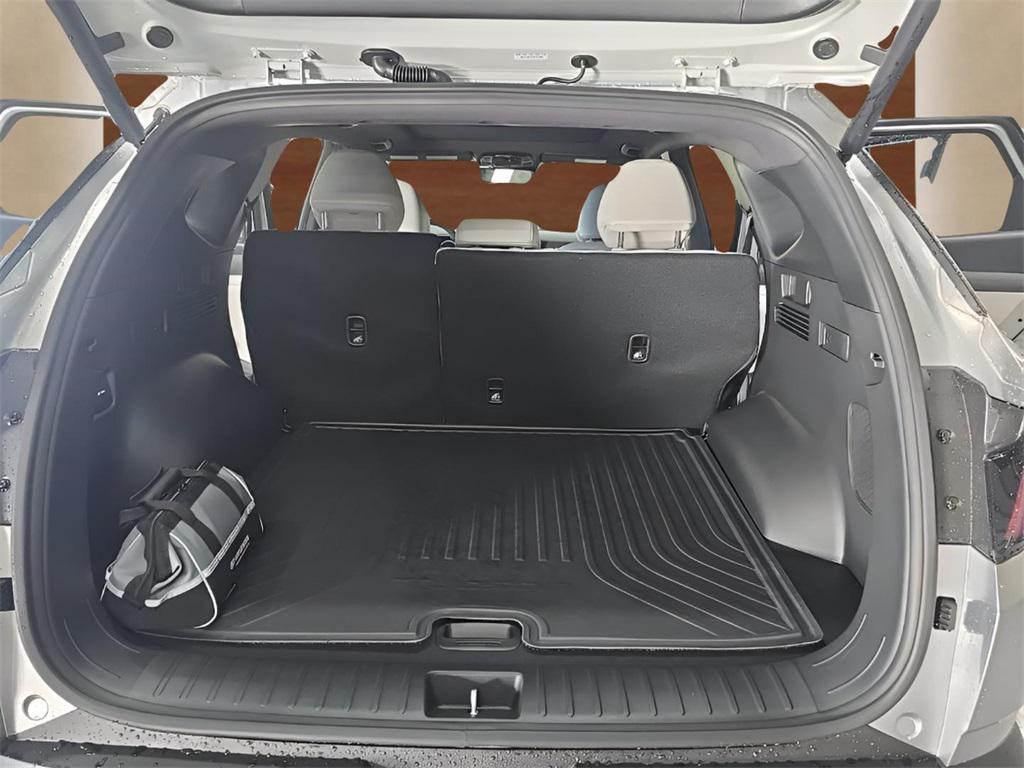 new 2026 Hyundai TUCSON Hybrid car, priced at $39,945