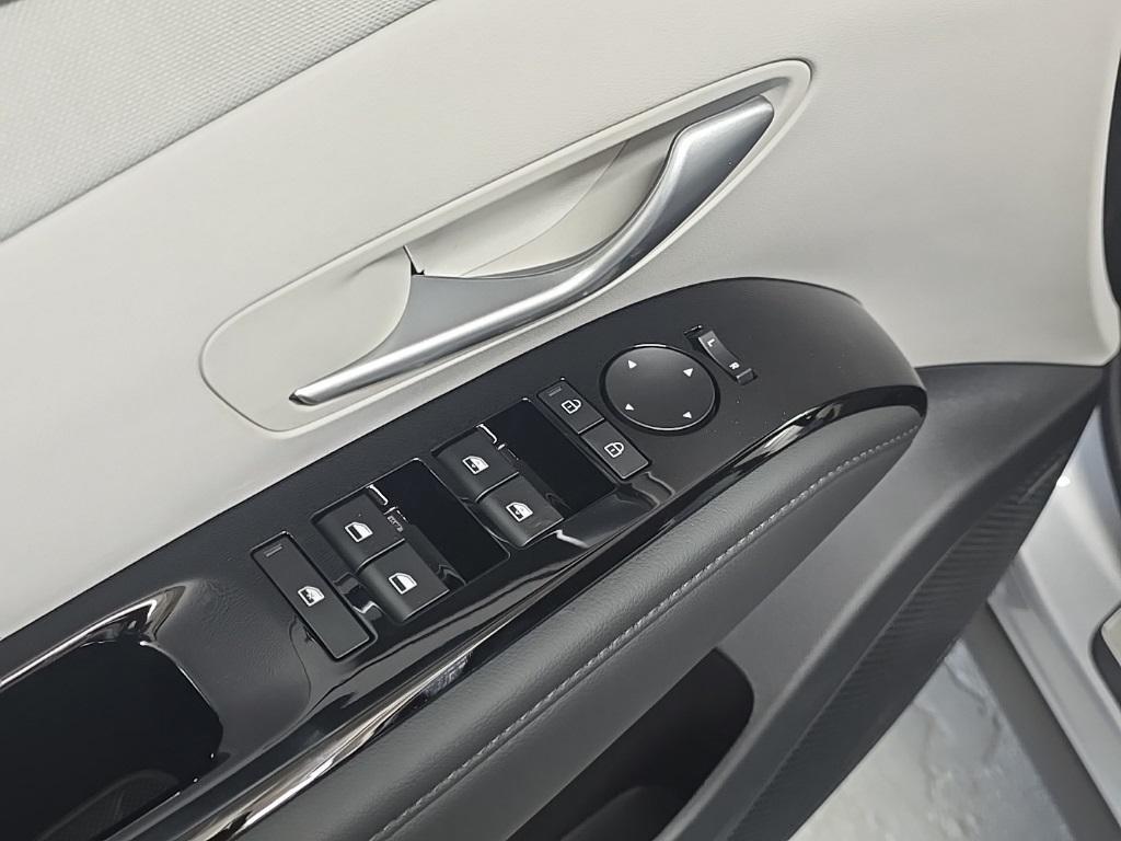 new 2026 Hyundai TUCSON Hybrid car, priced at $39,945