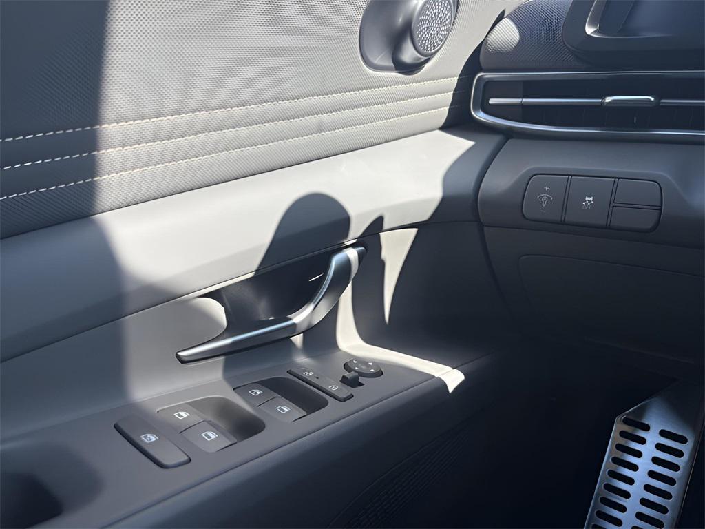new 2025 Hyundai Elantra car, priced at $24,909