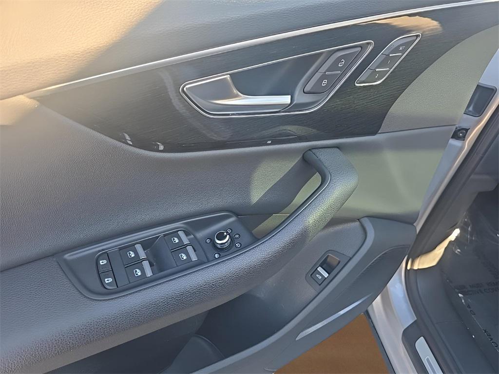 used 2021 Audi Q7 car, priced at $27,395