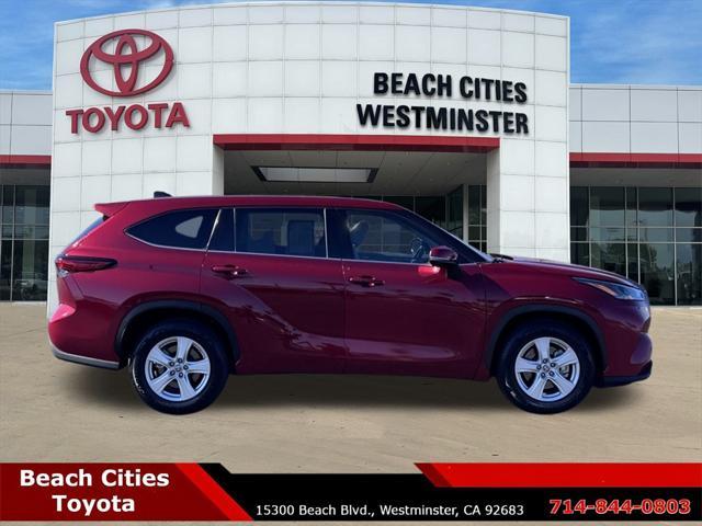 used 2022 Toyota Highlander car, priced at $32,359