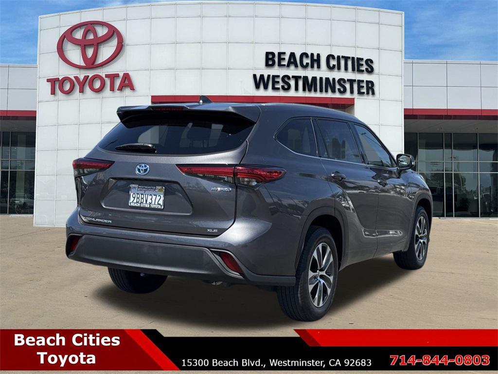 used 2022 Toyota Highlander Hybrid car, priced at $38,993