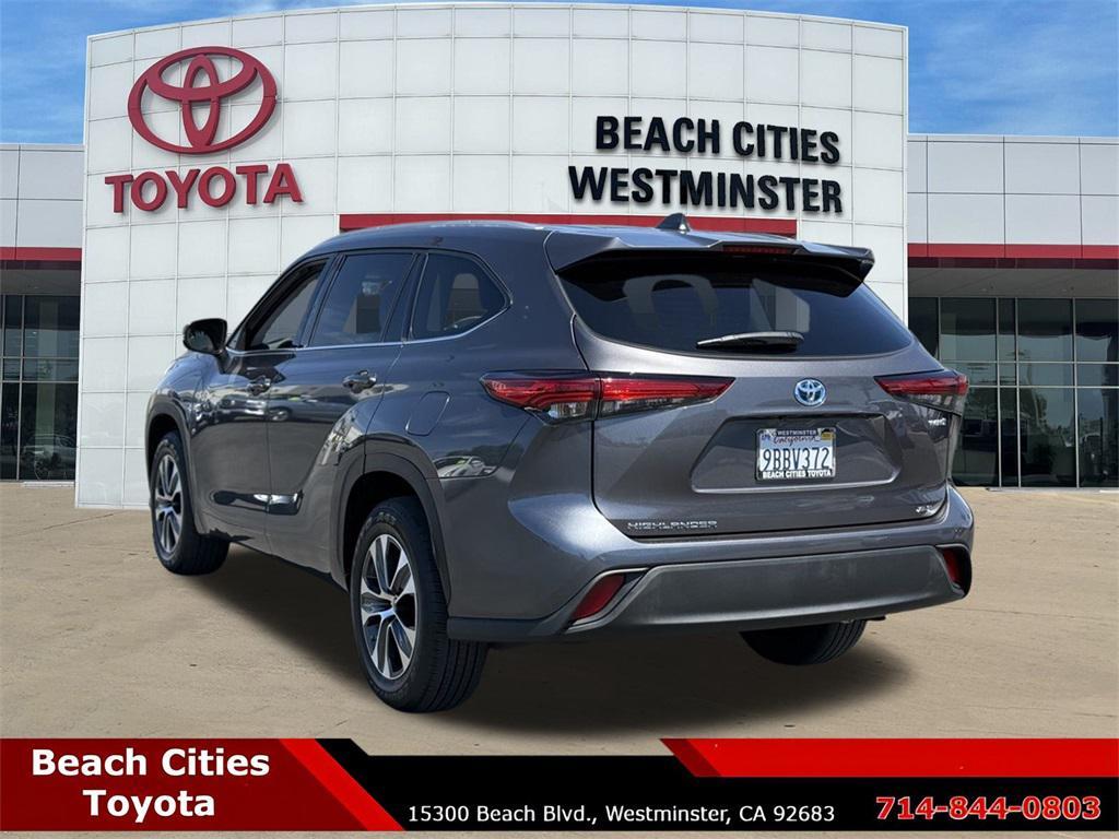 used 2022 Toyota Highlander Hybrid car, priced at $38,993