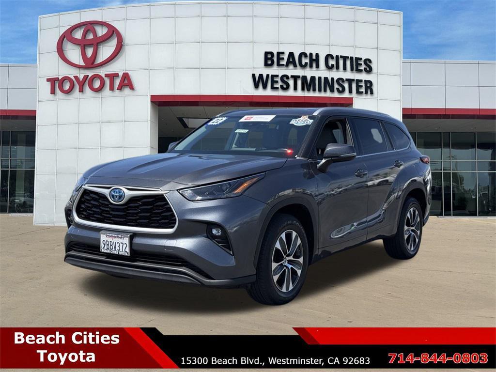 used 2022 Toyota Highlander Hybrid car, priced at $38,993
