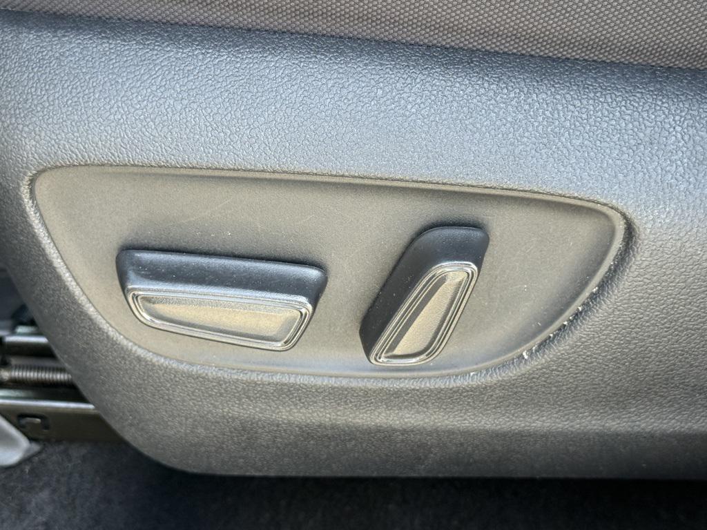 used 2022 Toyota Highlander car, priced at $29,419
