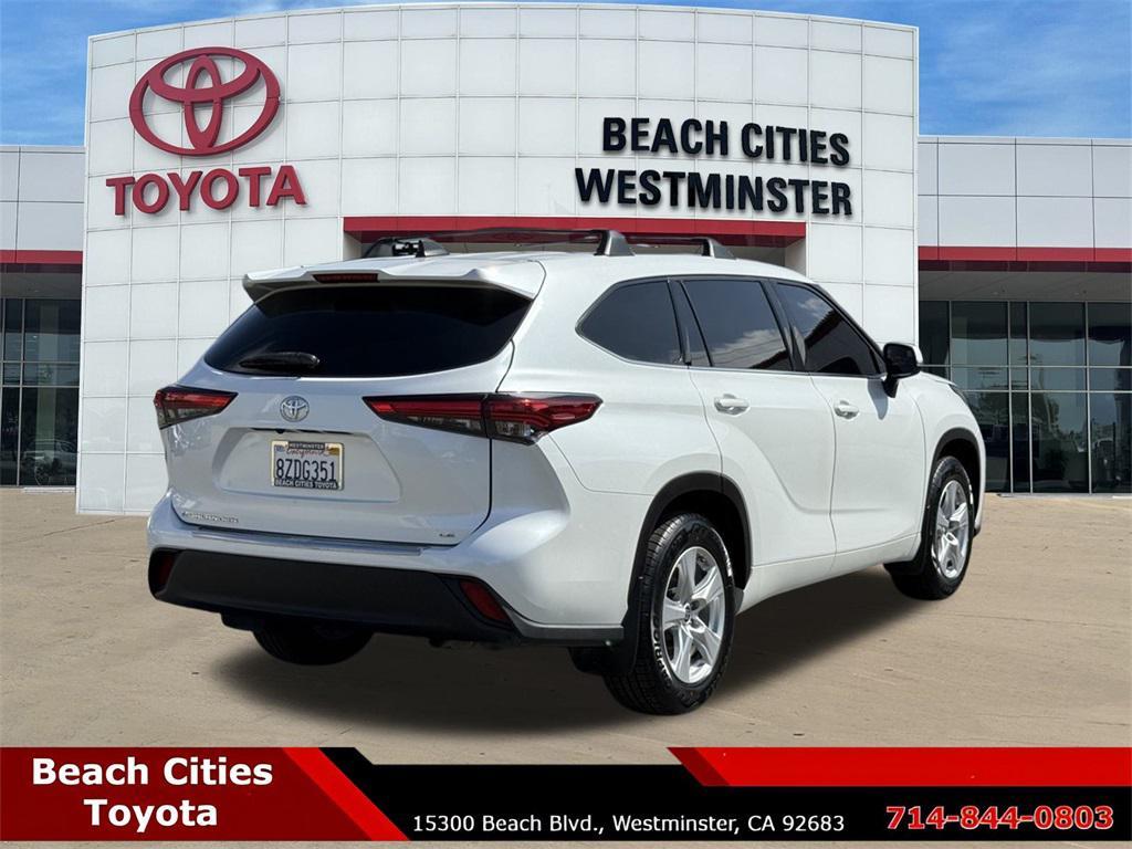 used 2022 Toyota Highlander car, priced at $29,419