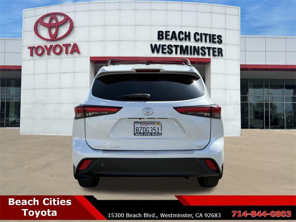 used 2022 Toyota Highlander car, priced at $29,419