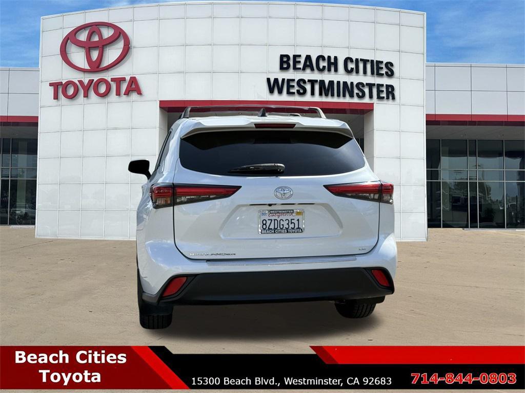 used 2022 Toyota Highlander car, priced at $29,419