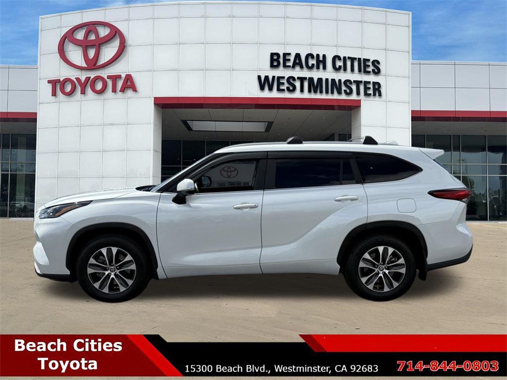 used 2023 Toyota Highlander car, priced at $35,603