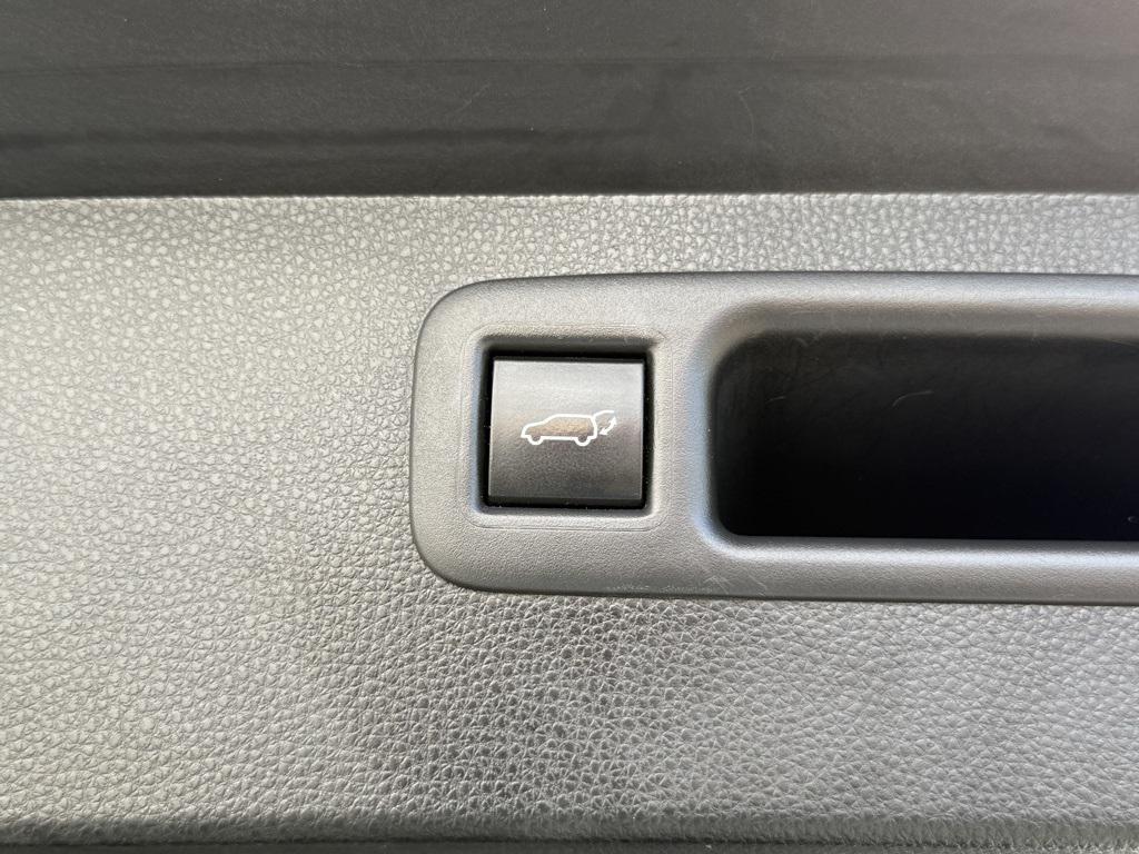 used 2023 Toyota Highlander car, priced at $35,603