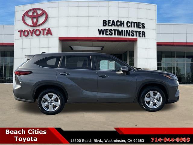 used 2023 Toyota Highlander car, priced at $32,987