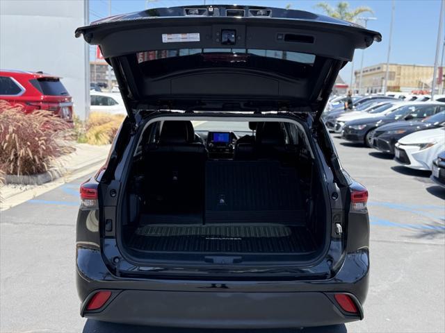 used 2023 Toyota Highlander car, priced at $36,865