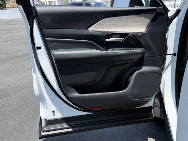 new 2025 Toyota Grand Highlander car, priced at $52,742