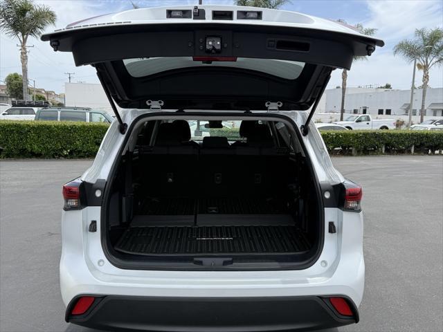 used 2023 Toyota Highlander car, priced at $37,885