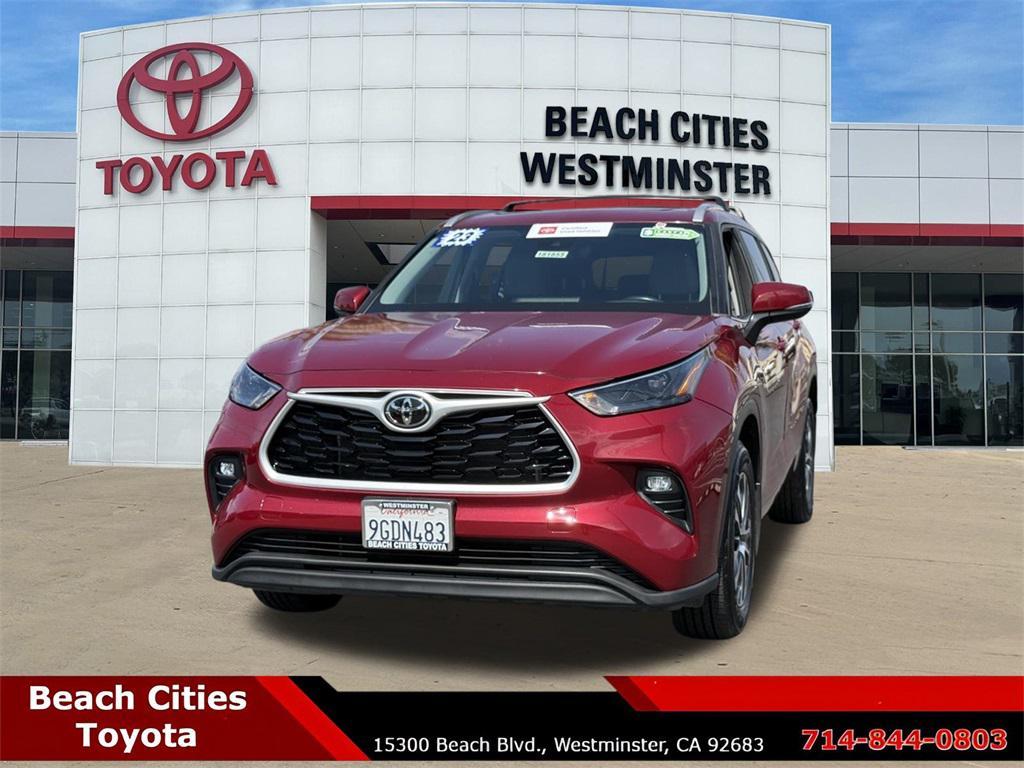 used 2023 Toyota Highlander car, priced at $37,986