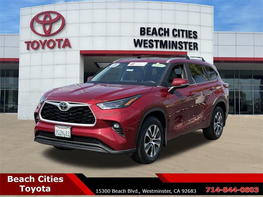 used 2023 Toyota Highlander car, priced at $37,986