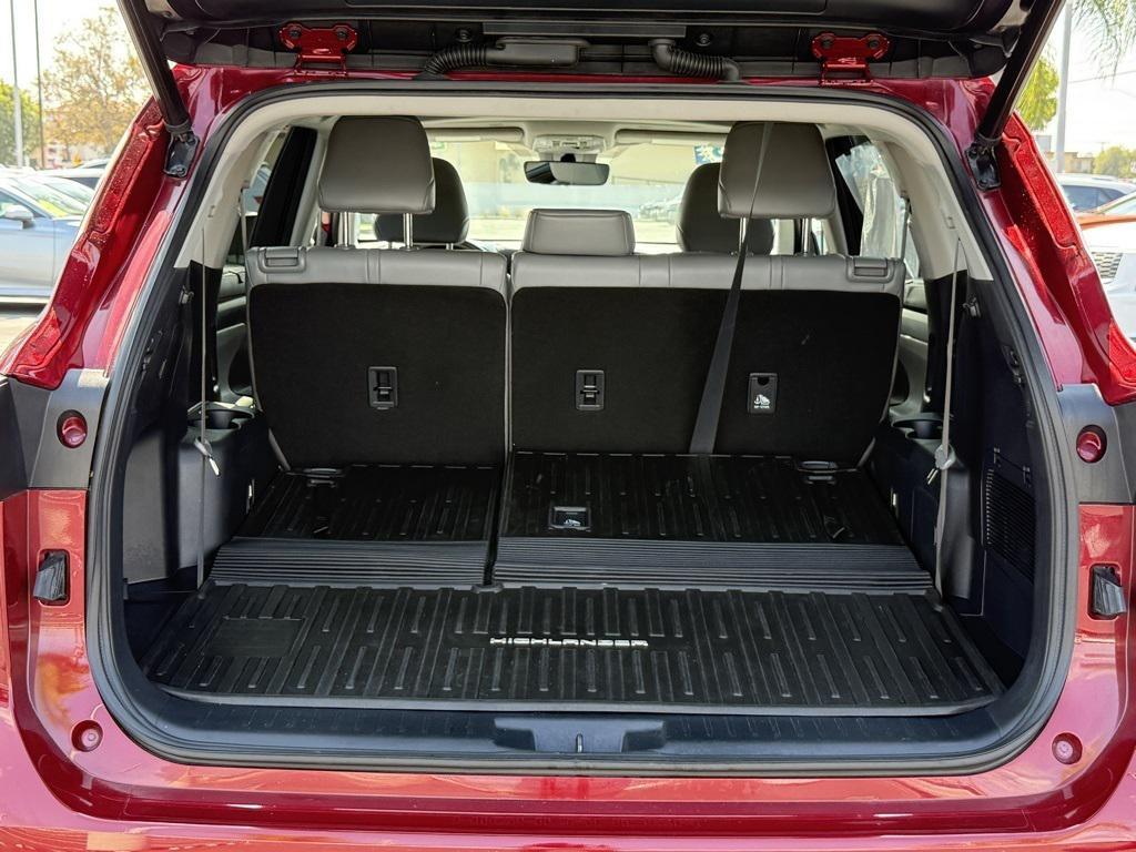 used 2023 Toyota Highlander car, priced at $37,986