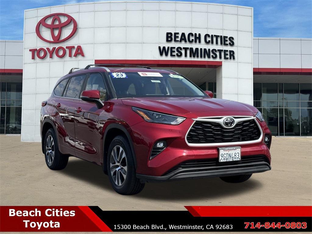 used 2023 Toyota Highlander car, priced at $37,986