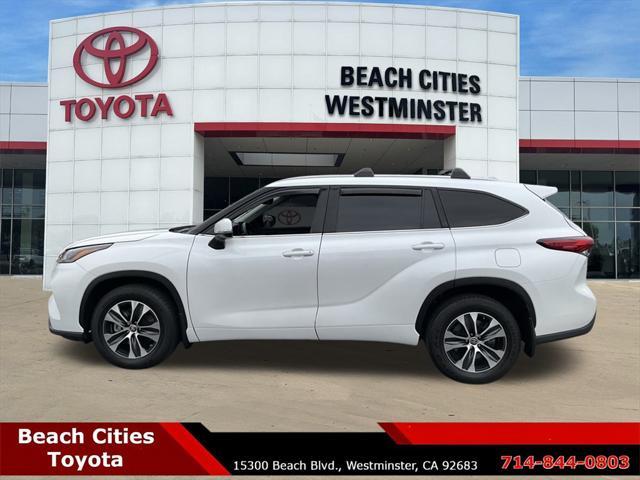 used 2022 Toyota Highlander Hybrid car, priced at $37,499