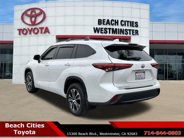 used 2022 Toyota Highlander Hybrid car, priced at $37,499