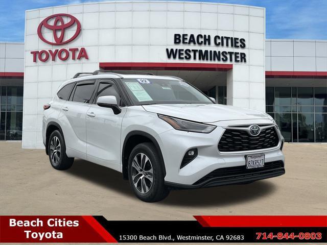 used 2022 Toyota Highlander Hybrid car, priced at $37,499