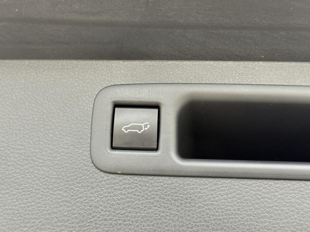 used 2023 Toyota Highlander car, priced at $31,880