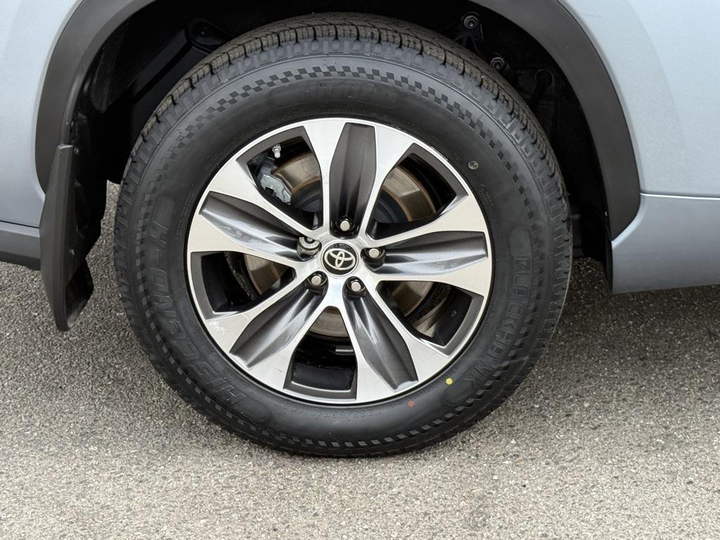 used 2023 Toyota Highlander car, priced at $31,880
