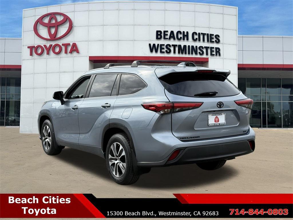 used 2023 Toyota Highlander car, priced at $31,880