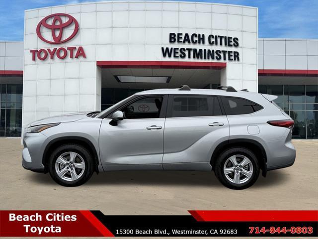 used 2022 Toyota Highlander car, priced at $32,568
