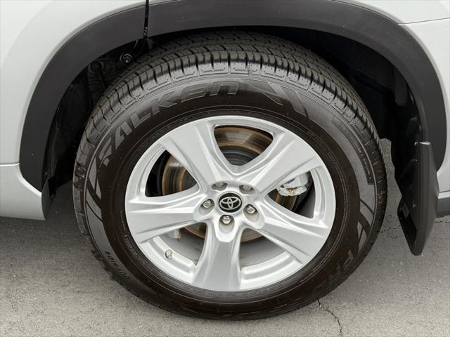 used 2022 Toyota Highlander car, priced at $32,568