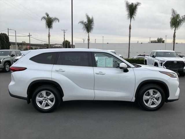 used 2023 Toyota Highlander car, priced at $34,999