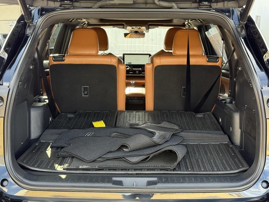 used 2023 Toyota Highlander car, priced at $26,573