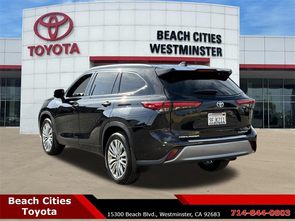 used 2023 Toyota Highlander car, priced at $26,573