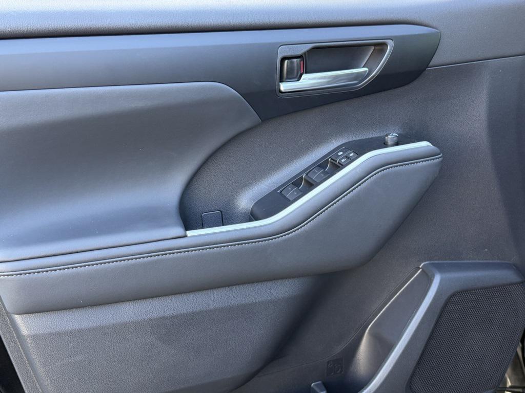 new 2026 Toyota Highlander car, priced at $51,873