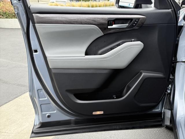 used 2023 Toyota Highlander Hybrid car, priced at $47,777
