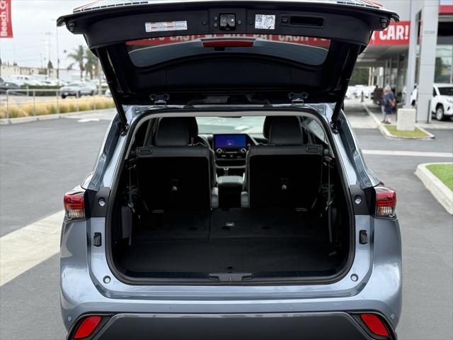 used 2023 Toyota Highlander Hybrid car, priced at $47,777