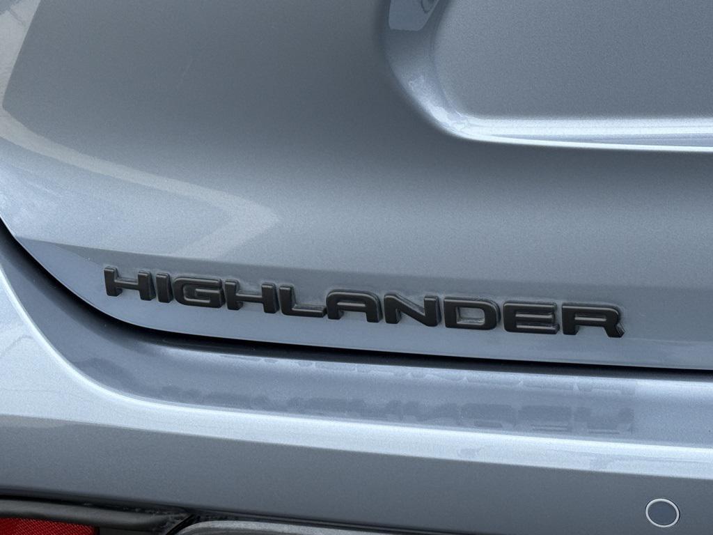 used 2023 Toyota Highlander Hybrid car, priced at $44,452