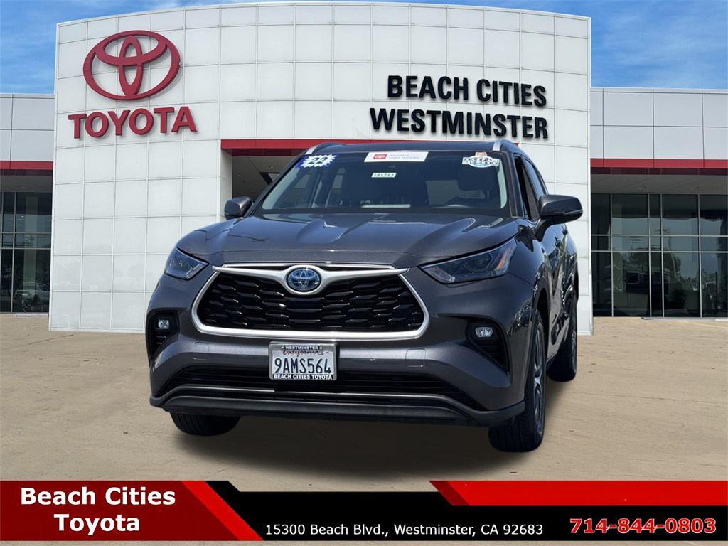 used 2022 Toyota Highlander Hybrid car, priced at $39,999