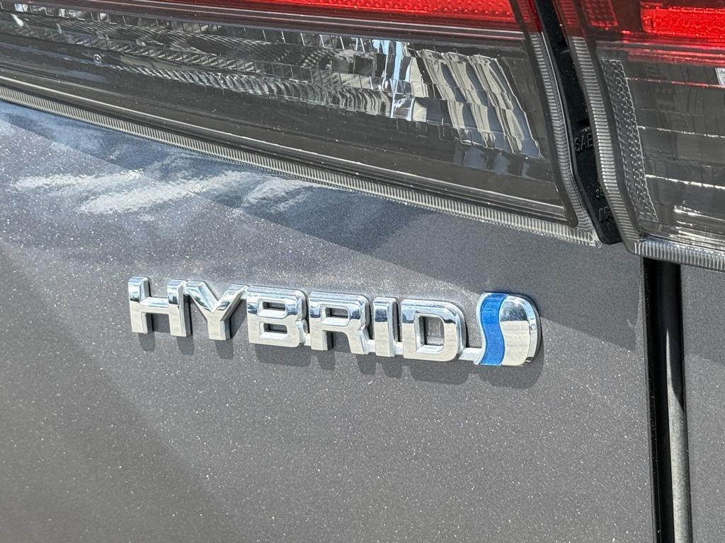 used 2022 Toyota Highlander Hybrid car, priced at $39,999