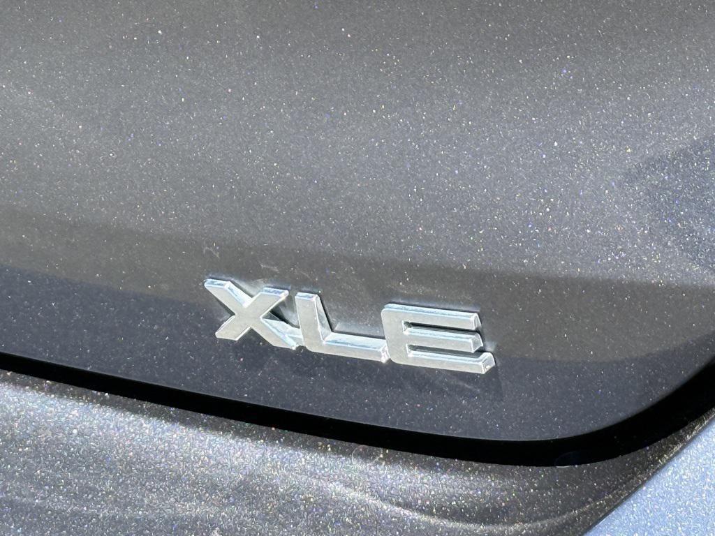 used 2022 Toyota Highlander Hybrid car, priced at $39,999