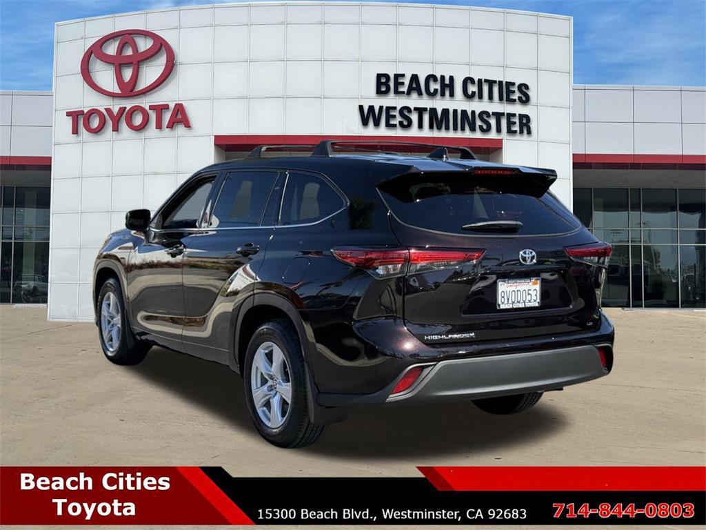 used 2021 Toyota Highlander car, priced at $27,996