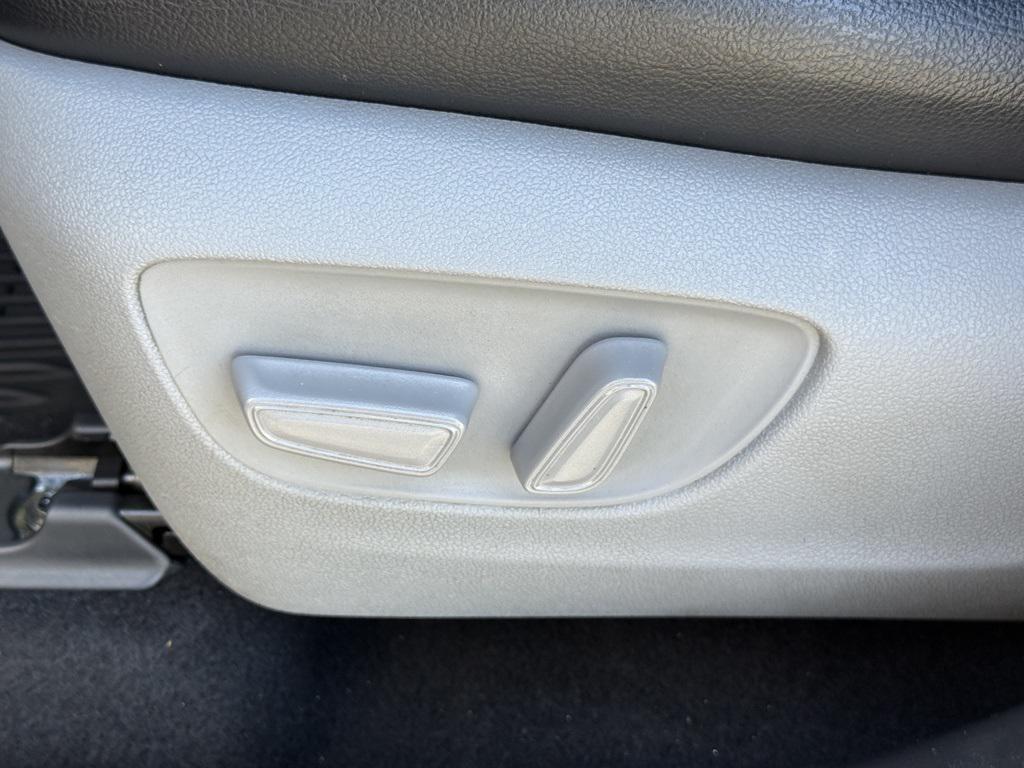 used 2021 Toyota Highlander car, priced at $27,996