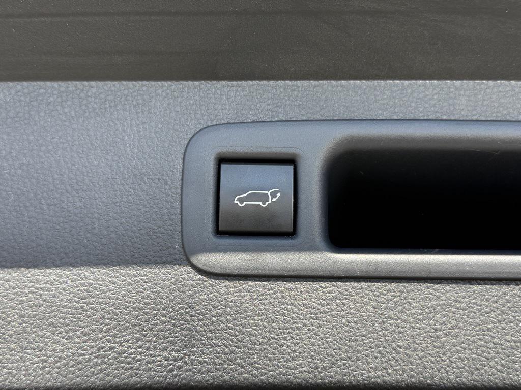 used 2021 Toyota Highlander car, priced at $27,996