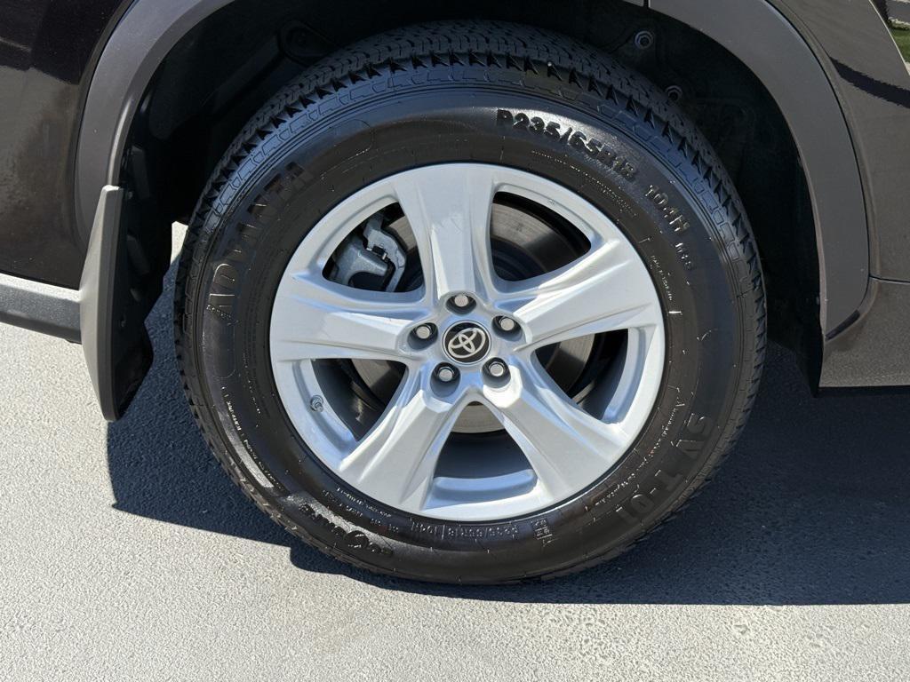 used 2021 Toyota Highlander car, priced at $27,996